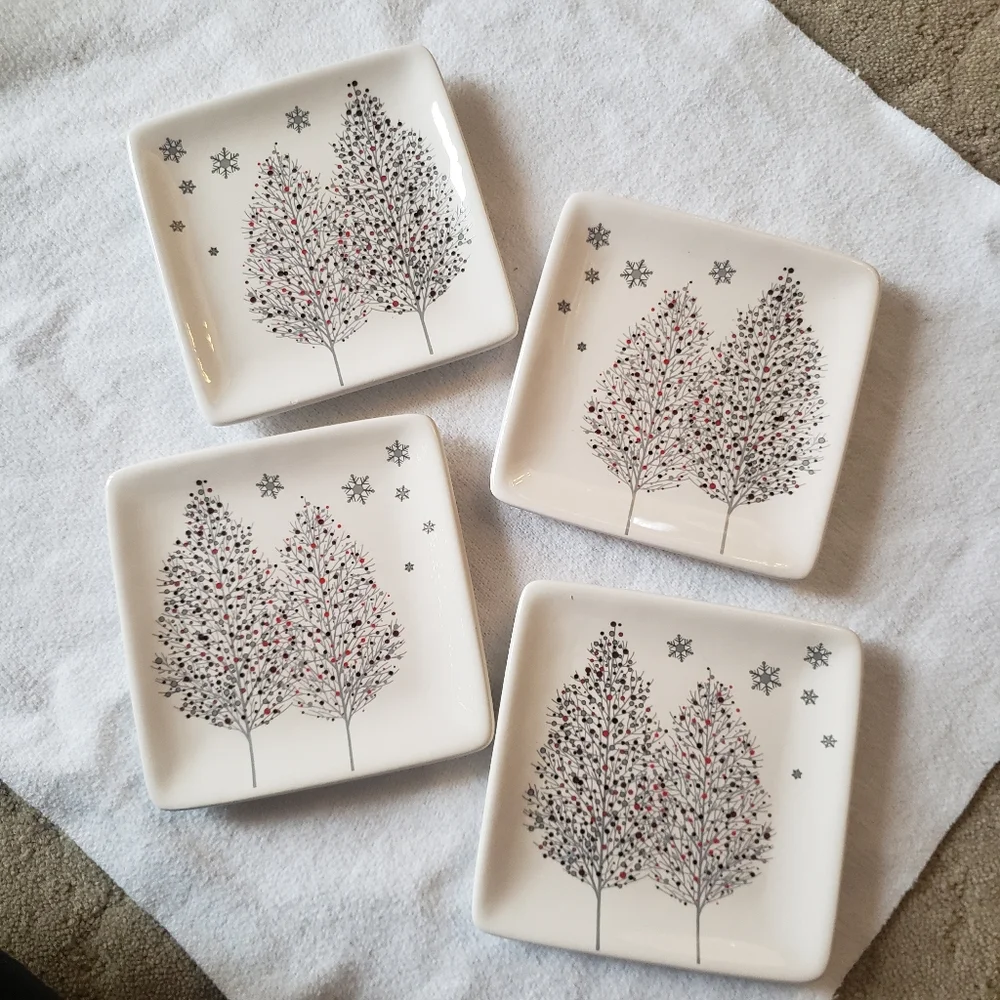 NWT Market Day Sparkle Tree Dessert Plates